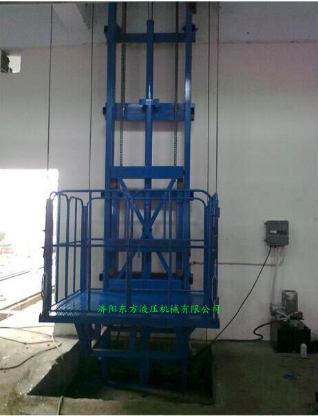 15148604757588.jpg 導(dǎo)軌式升降機
